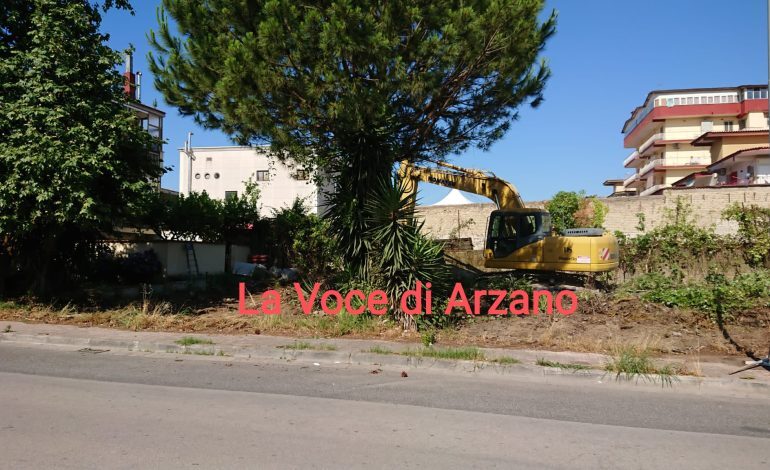 Ex Merisinter, pulizia esterna, in attesa della riapertura della strada