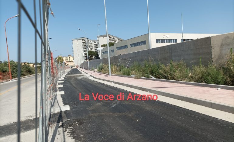 Via Colombo-via Atellana, iniziata la pavimentazione