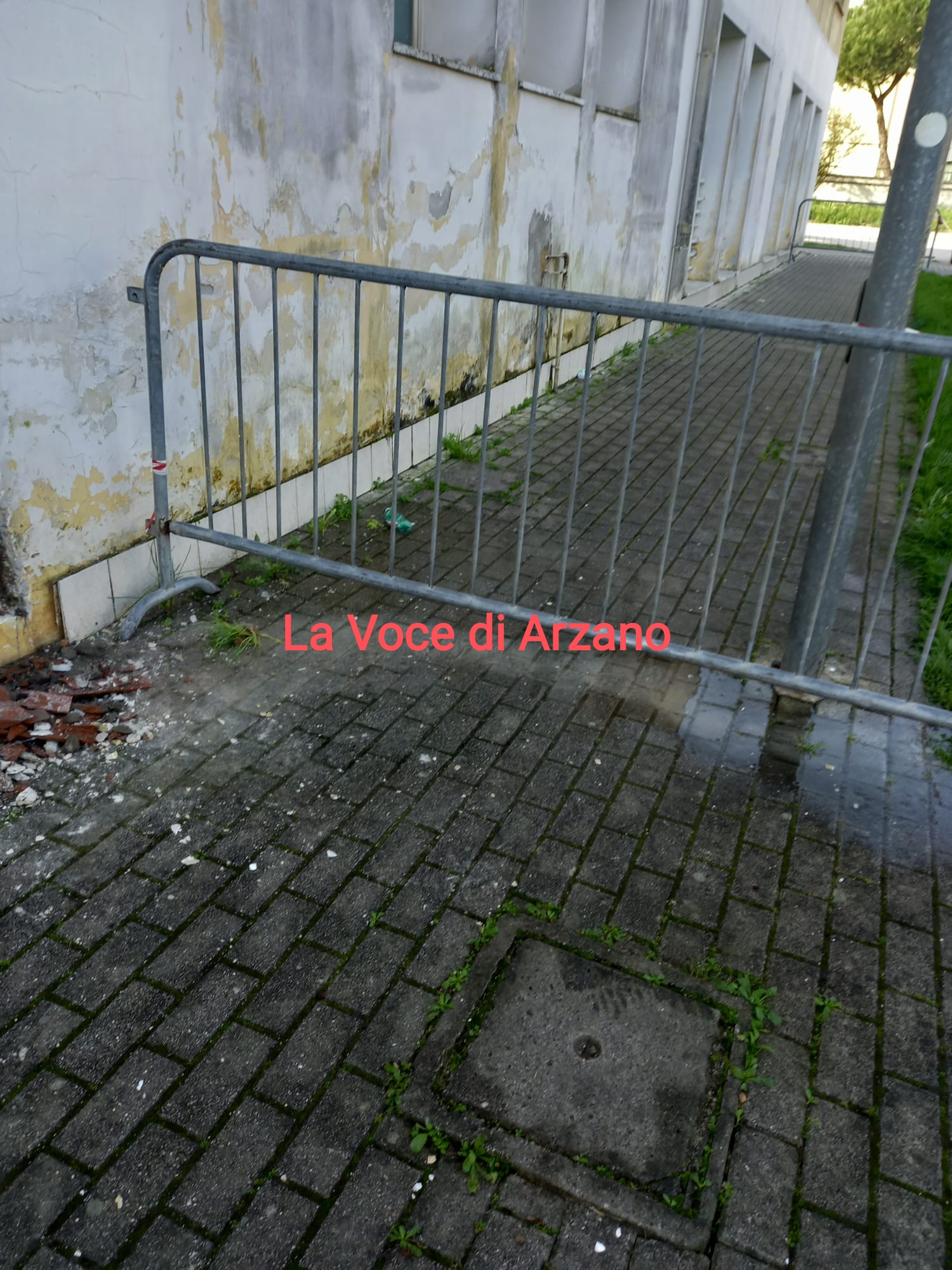 Karol Wojtyla di via Volpicelli, non ancora eliminata la perdita d’acqua