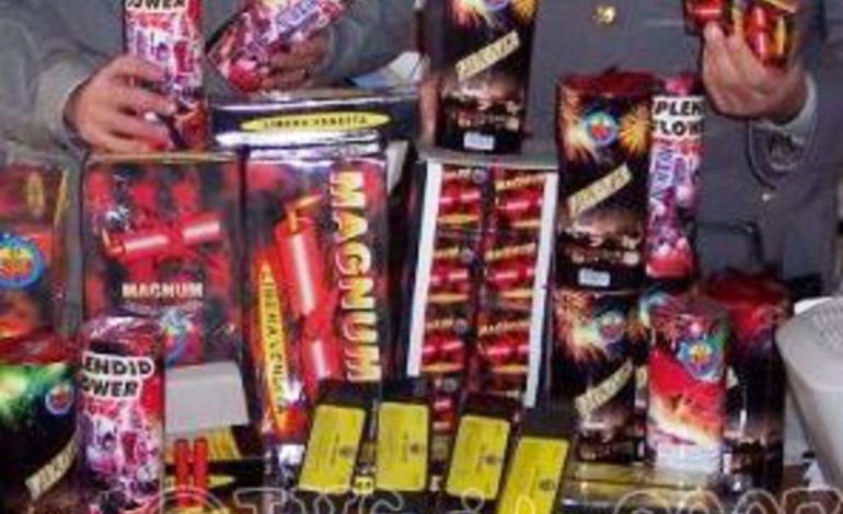 Botti di Capodanno, primi danni. Colpita un’autovettura