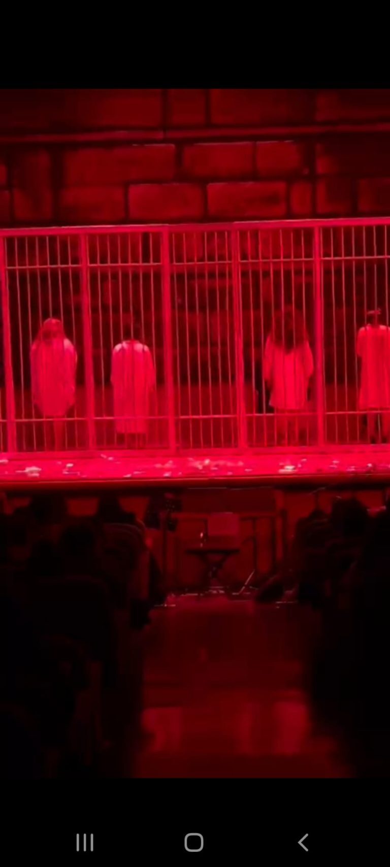 Spettacolo sul femminicidio, tanti studenti al Teatro Eduardo