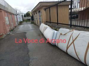 Chiusa l’isola ecologica, l’area esterna è già una discarica