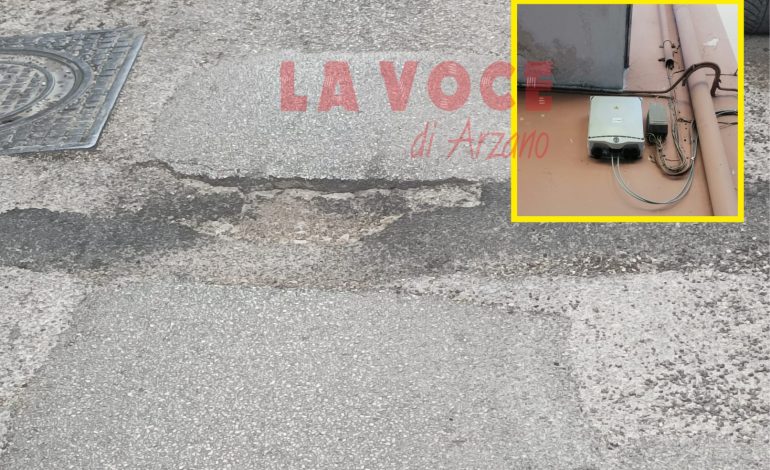 La fibra corre, e a via De Vita tremano le case