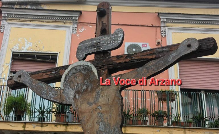 C’è uno sponsor per ripristinare il Crocifisso in piazza