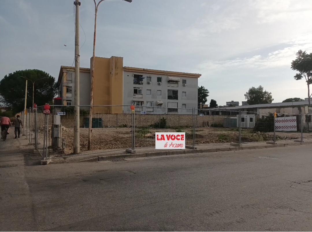 Smart City in via Volpicelli, abbattuto il muro di cinta